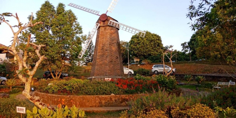 Hasil gambar untuk salib putih