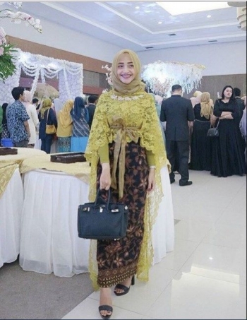 19 Model Baju Batik Modern Untuk Pesta 2020 Terkini