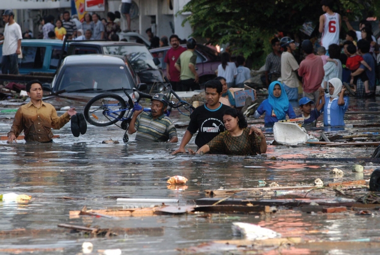 Dahsyatnya Gempa Bumi Dan Tsunami Di Aceh Pada Tahun 2004 Halaman
