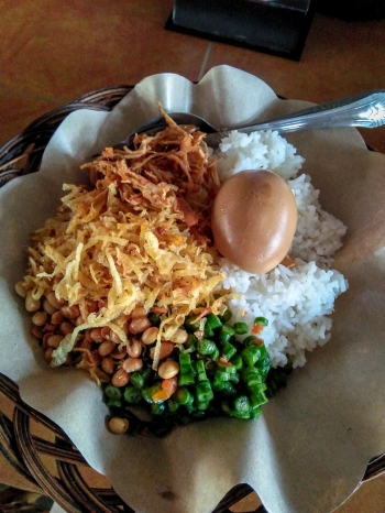 Hasil gambar untuk nasi balap puyung