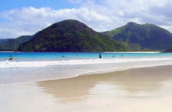 3 Objek Wisata Pantai Lombok Yang Wajib Dikunjungi Halaman 3 Objek Wisata Pantai Lombok Yang Wajib Dikunjungi Halaman