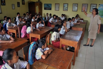 Dilema Guru Menghadapi Siswa Zaman Now Halaman All Dilema Guru Menghadapi Siswa Zaman Now Halaman All