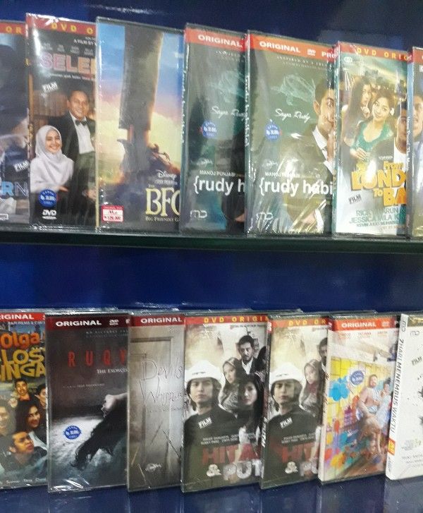 Harika Music yang Bertahan Berjualan DVD dan CD Ori