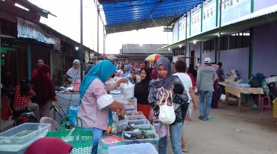 Ngabuburit Sambil Berburu Takjil di Pasar Ramadan Kelurahan Daya Murni