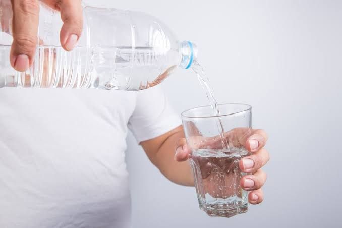 Perbanyak Minum Air Putih Biar Tidak Kristal atau Lambung