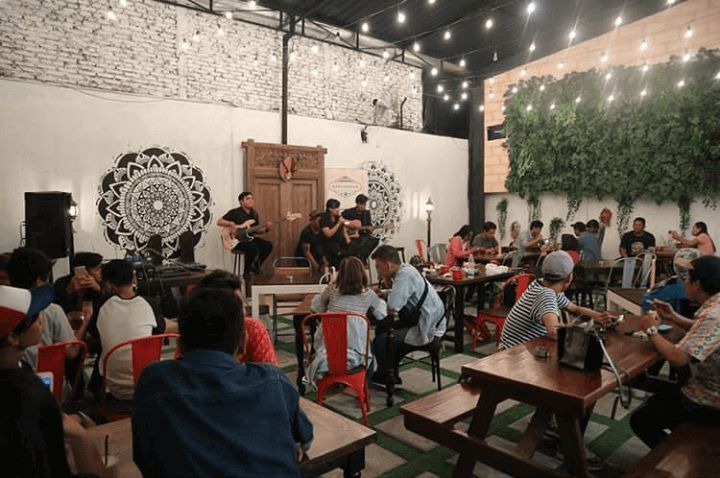 Menghindari Efek Negatif Tradisi Bukber