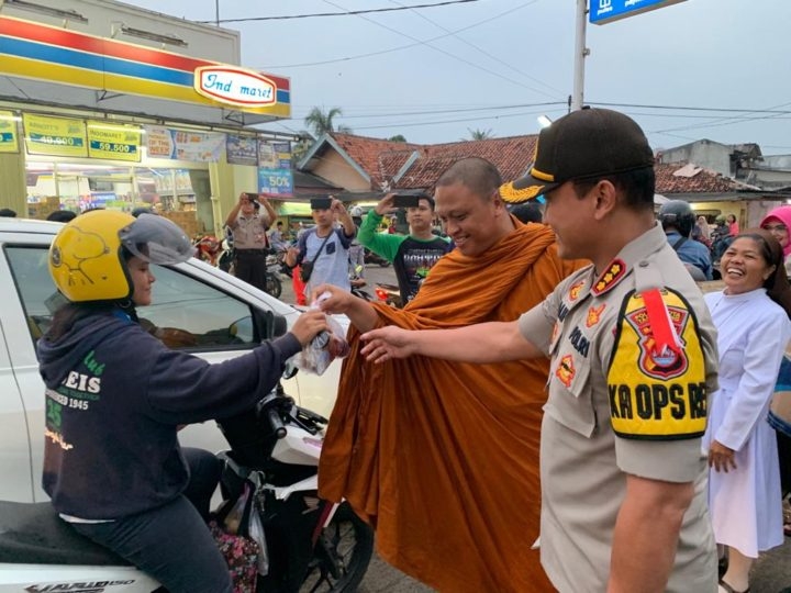 Puasa dan "People Power"