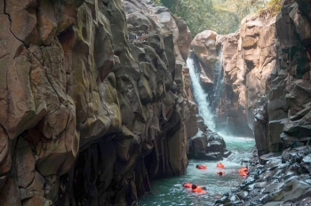 Keindahan Wisata Alam Curug Cikuluwung Pamijahan Bogor Keindahan Wisata Alam Curug Cikuluwung Pamijahan Bogor