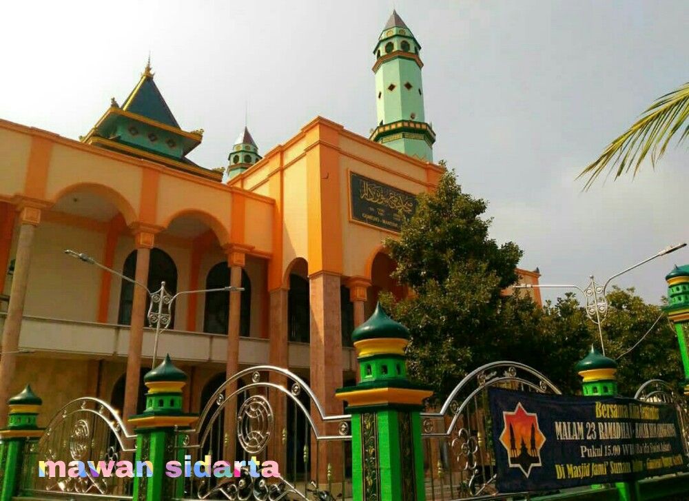 Masjid Gumeno, Pusara Giri, dan Pasar Bandeng Gresik Jadi Lokasi Wisata "Recomended" Saat Ramadan