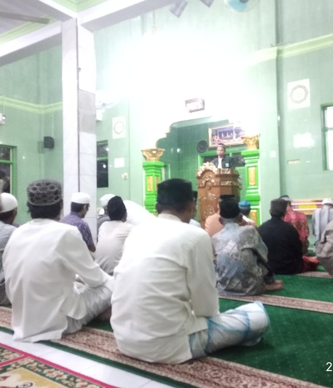 Jamaah Masjid Nurul Hidayah Maccini Kidul Antusias Simak Ceramah Kisah Ulama Besar Imam Al Gazali dan Muridnya