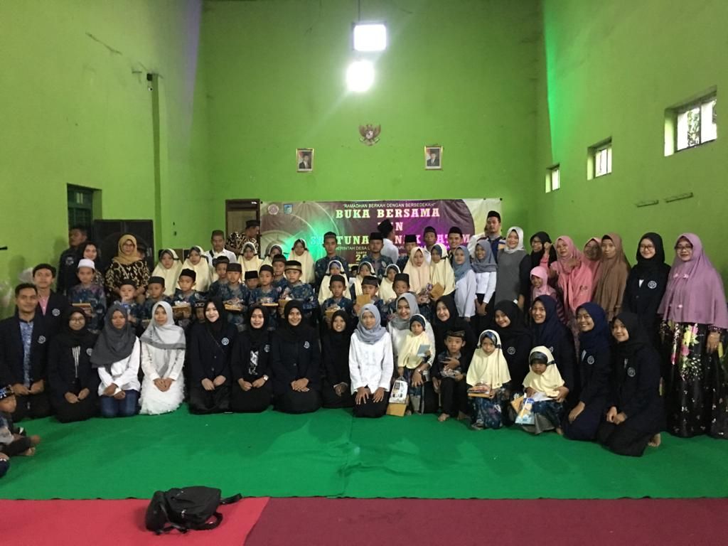 Ramadhan Berkah, Wujud Eratnya Persaudaraan Warga Desa Branggahan Kabupaten Kediri Bersama Mahasiswa KKN UM