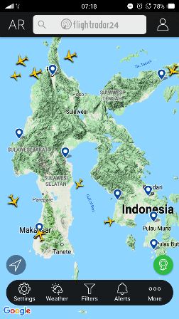 Memantau Radar Pesawat Agar Tak Takut Terlambat