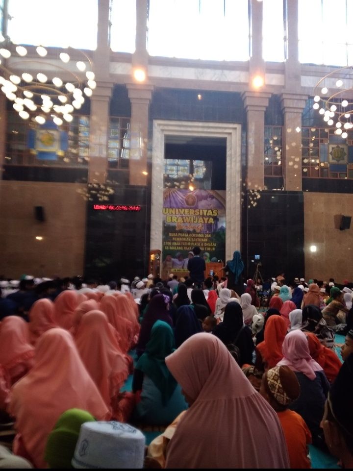 Ramadhan, Menatap Yatim dalam Kemenangan