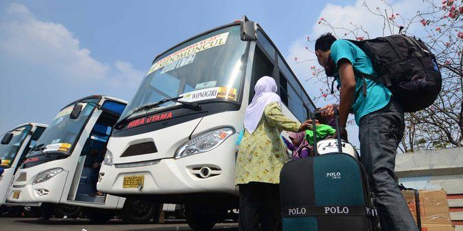 Menakar Suka Duka Mudik dengan Bus