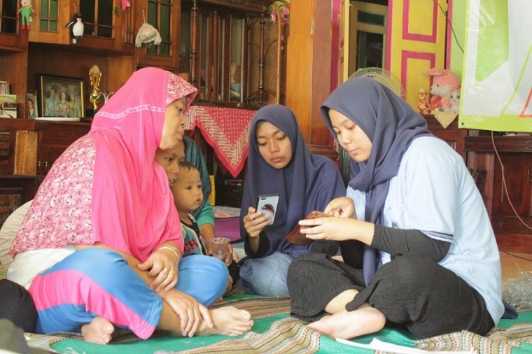 Mahasiswa Kkn Um Gelar Sosialisasi Pemasaran Online Bagi Umkm