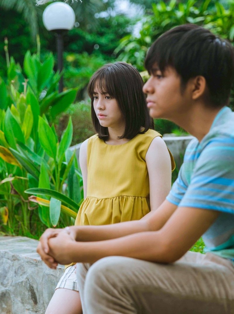 review terbaru Zara Jkt48 Dara Dua Garis Biru review terbaru Zara Jkt48 Dara Dua Garis Biru