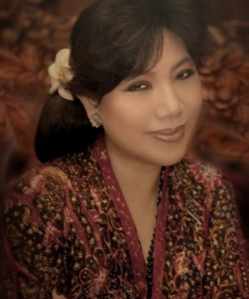 58 Pilihan Model Kebaya Brokat Terbaru 2020 Gamisalyacom