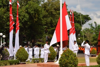 84+ Gambar Pengibaran Bendera Merah Putih Saat Proklamasi Paling Keren 84+ Gambar Pengibaran Bendera Merah Putih Saat Proklamasi Paling Keren