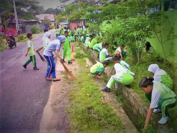 Gambar Orang Gotong Royong Membangun Rumah Paimin Gambar Gambar Orang Gotong Royong Membangun Rumah Paimin Gambar