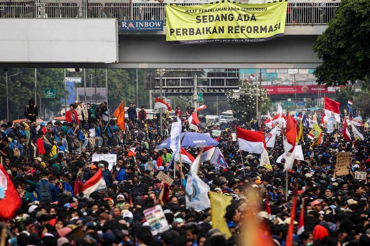 Gambar Kuhp Demo Mahasiswa Garis Akhir Pertahanan Demokrasi 