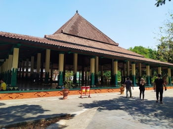Serba Serbi Serunya Berburu Kuliner Hingga Jelajah Wisata Serba Serbi Serunya Berburu Kuliner Hingga Jelajah Wisata
