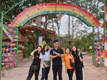 Warnai Harimu Di Lembah Pelangi Kompasiana Com Warnai Harimu Di Lembah Pelangi Kompasiana Com