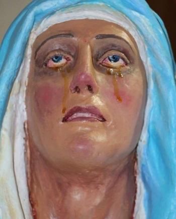 Maryam Bukan Pelacur dan Frustasi Tapi Perempuan yang Maryam Bukan Pelacur dan Frustasi Tapi Perempuan yang