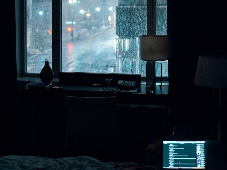 Alasan Mengapa Hujan Mampu Meninabobokanmu