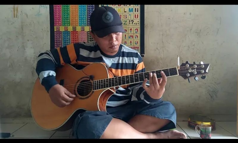 Fingerstyle Alif Ba Ta Videonya Paling Banyak Di Reaction Hingga Internasional Kompasiana Com