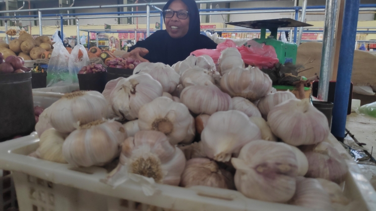 Harga Bawang Putih Melambung, Karena Virus Corona