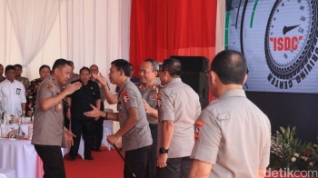 Kerendahan Hati Kapolri Idham Azis