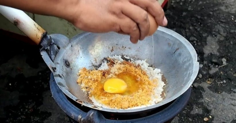 Kerak Telor Jajanan Kuliner Khas Betawi Kompasiana Com