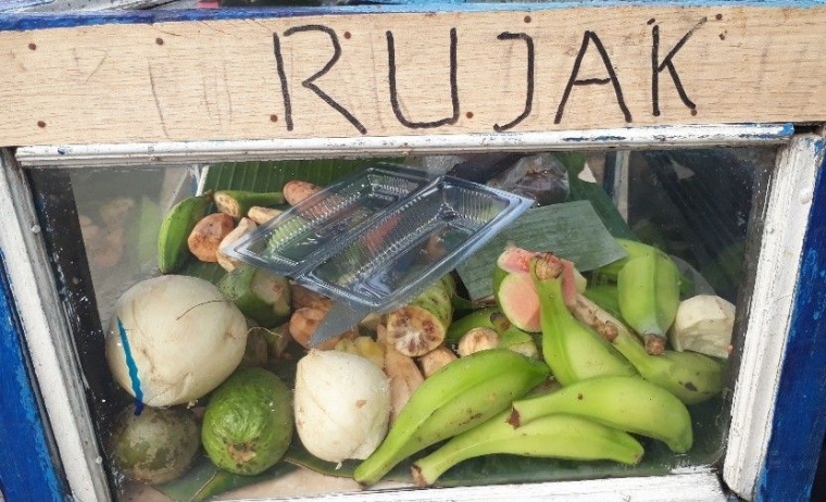 Rujak Bebek Man Tari Kompasiana Com