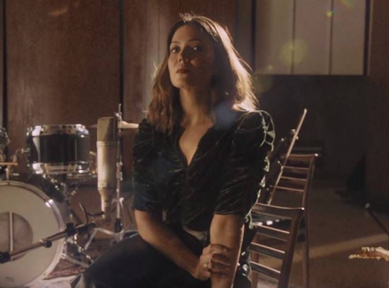 Silver Landings Untaian Ungkapan Hati Mandy Moore Halaman 1 Kompasiana Com