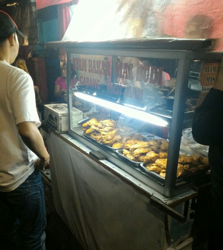 Warung Ayam Bakar Mas Budi Jadi Rekomendasi Kuliner di Jakarta untuk