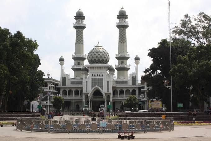 Masjid Agung Kota Malang di Tengah Pandemi Covid-19