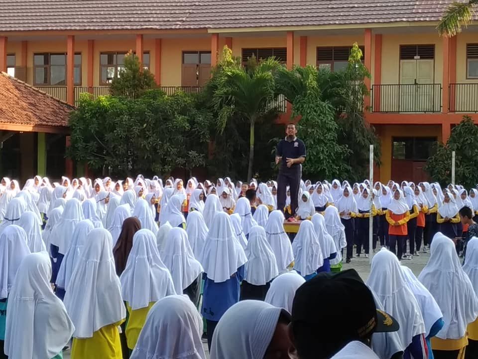 Kangen Senam Bareng Murid-murid di Sekolah