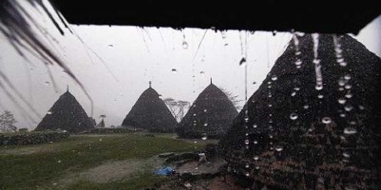 Tanah Dijual, Petani Merantau, dan Kampung Sepi