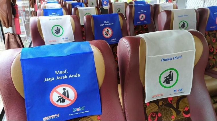 Awas! Sesama Penumpang Bus Harus Saling Jaga Jarak