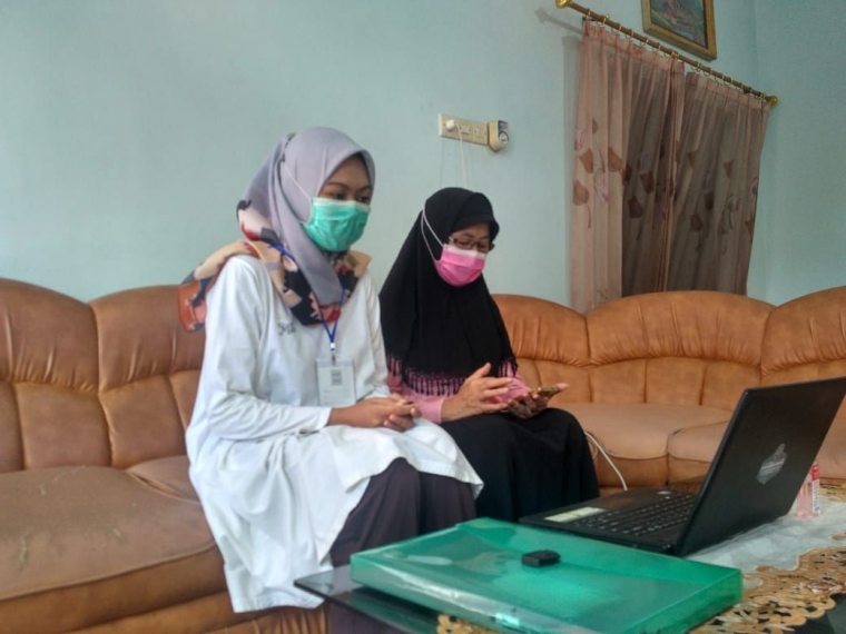 Mahasiswa KKN UNEJ Bantu Atasi Kendala Pembelajaran Daring Mahasiswa KKN UNEJ Bantu Atasi Kendala Pembelajaran Daring