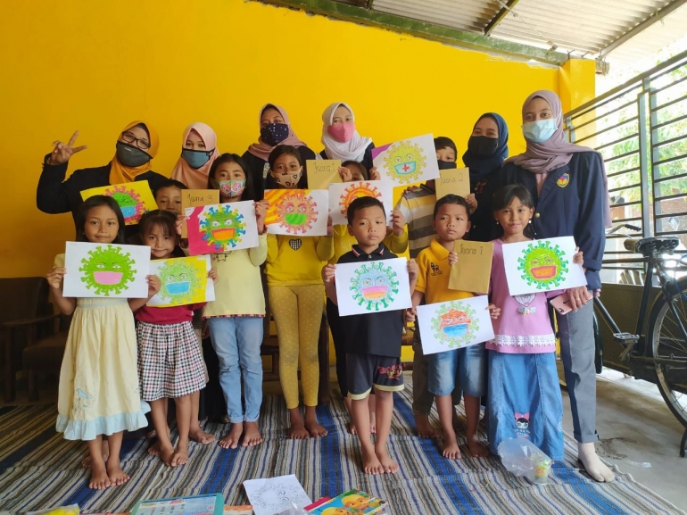 Mahasiswa KKN Universitas  PGRI Semarang Melakukan Kegiatan   Mahasiswa KKN Universitas  PGRI Semarang Melakukan Kegiatan