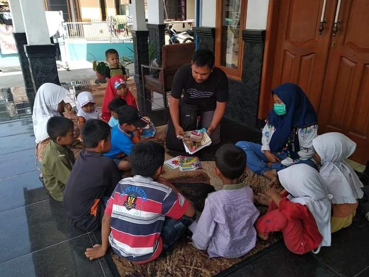 Cibungur Terbaru Kembali Beraktivitas TBM Cibungur Terapkan Adaptasi Kebiasaan Baru