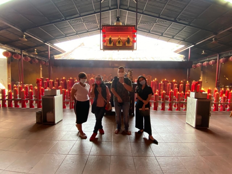 Tim Sasa Bagi Masker di Petak Sembilan