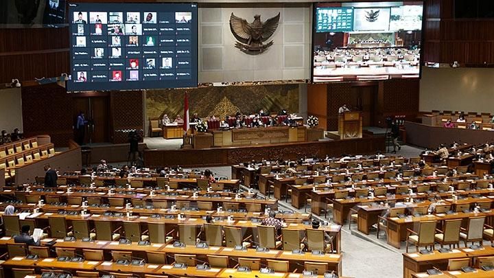 Sah Omnibus Law Uu Cipta Kerja Netizen Gerilya Aksi Sosial Media Kompasiana Com