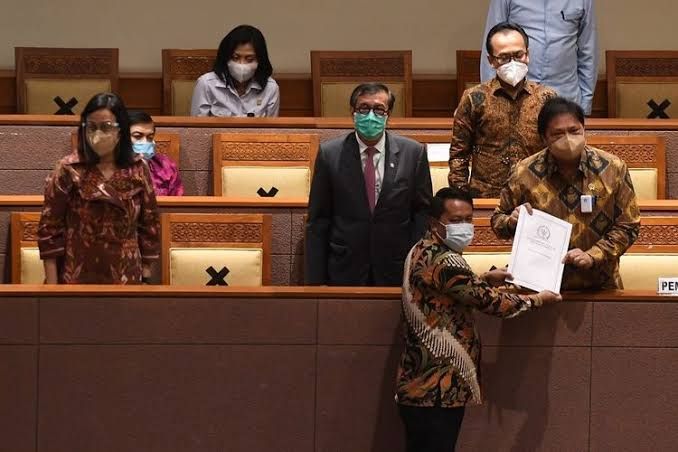 Uu Cipta Kerja Dan Budaya Membaca Kita Kompasiana Com