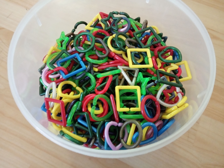 Cara Membuat Pohon natal dari Mainan Meronce Halaman 1