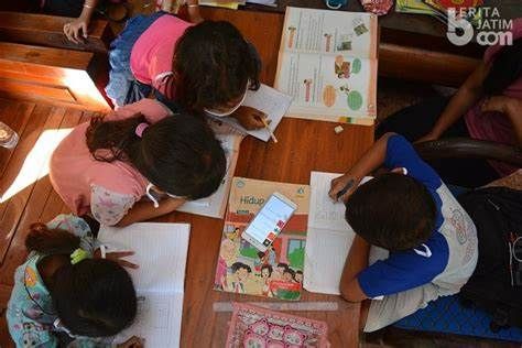 Berbagi Pengalaman Belajar Daring: Tantangan dan Manfaat