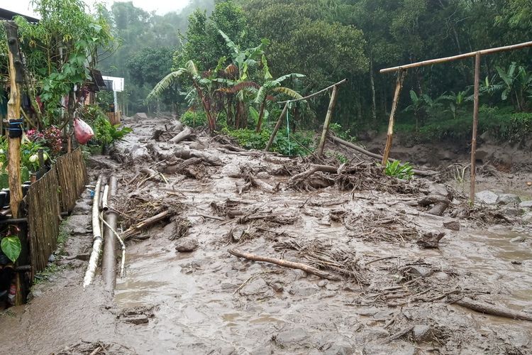 873 Kejadian Bencana Alam Terjadi Di Indonesia Hingga 21 Maret - Riset