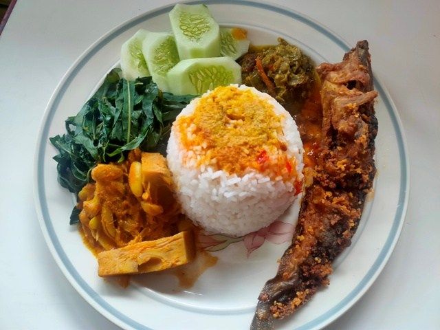 Kepada Uda dan Uni, Penjual Masakan Padang Langgananku Halaman 1