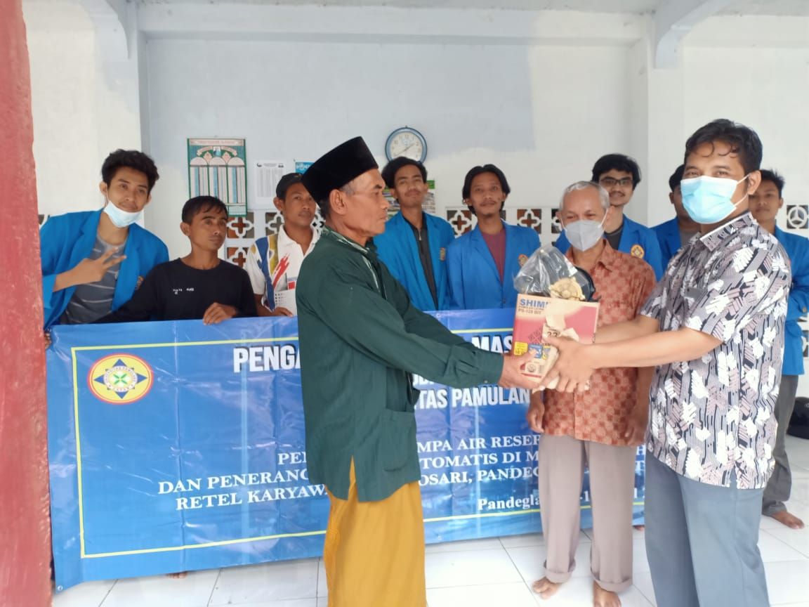 Pengabdian kepada Masyarakat Mahasiswa Teknik Elektro Universitas Pamulang di Pandeglang